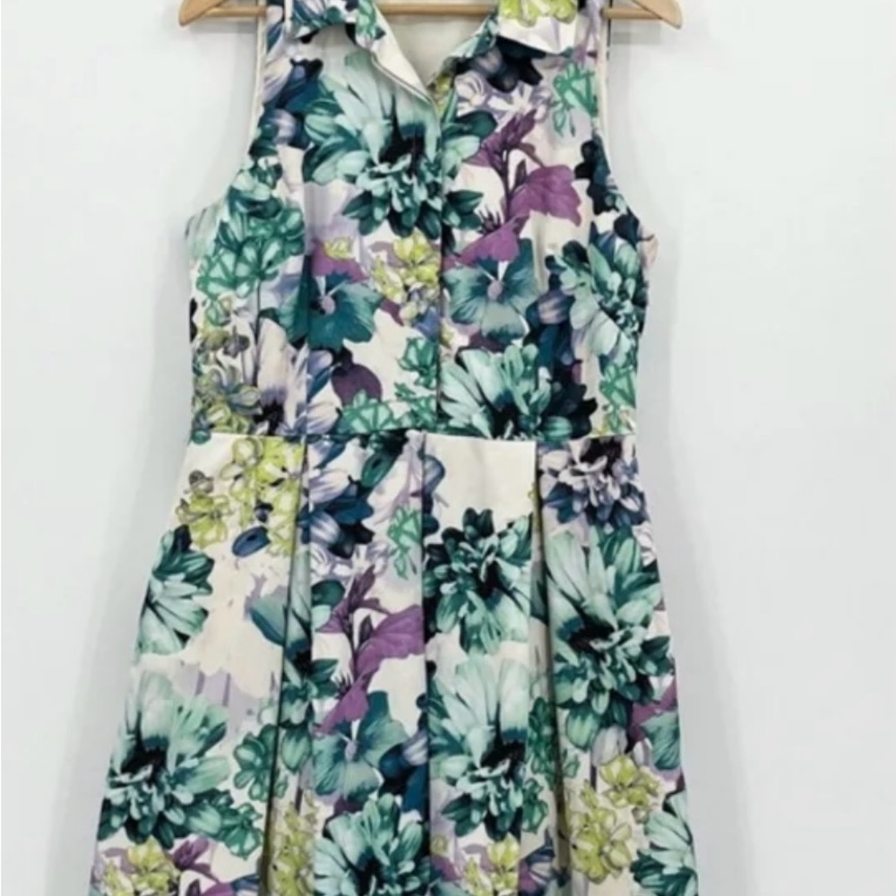 Beautiful floral dress size 12 by Eliza j is very pretty